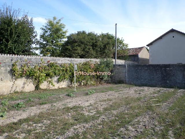 Vente Terrain 710 m2 Douzat