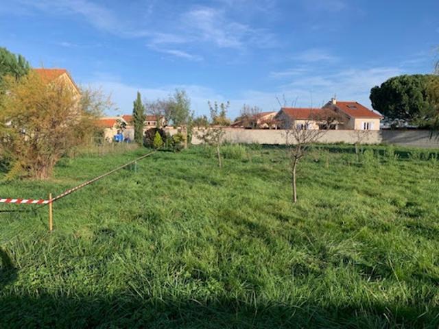 Vente Terrain 712 m2 Saint Romain le Puy