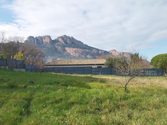 Vente Terrain 887 m2 Roquebrune sur Argens
