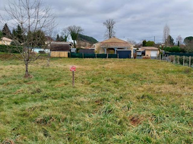 Vente Terrain 800 m2 Neuvic