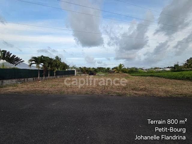 Vente Terrain 800 m2 Petit bourg