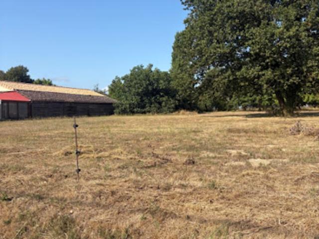 Vente Terrain 800 m2 Saint Seurin sur l'Isle