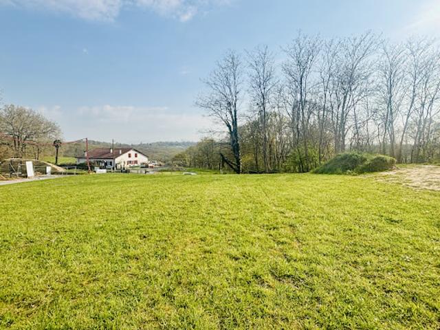 Vente Terrain 995 m2 Urcuit