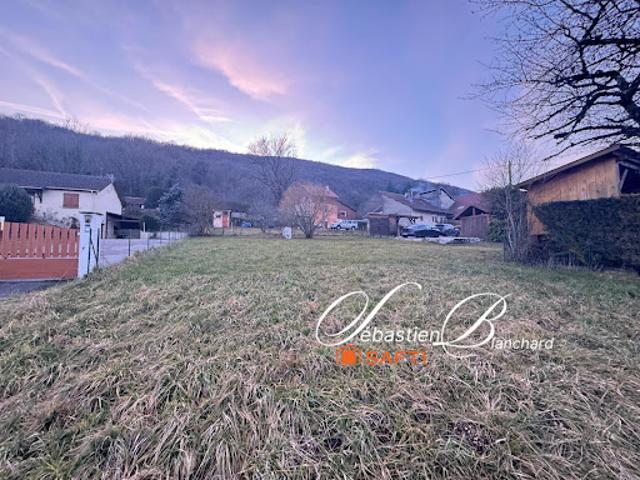 Vente Terrain 915 m2 Corbonod