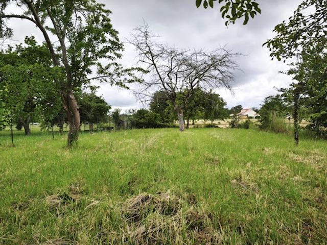 Vente Terrain 935 m2 Gençay