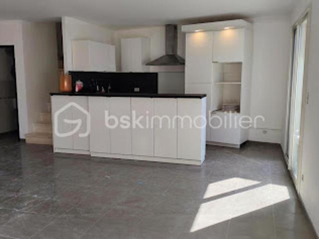 Vente Appartement 3 pièces 115 m2 Nimes