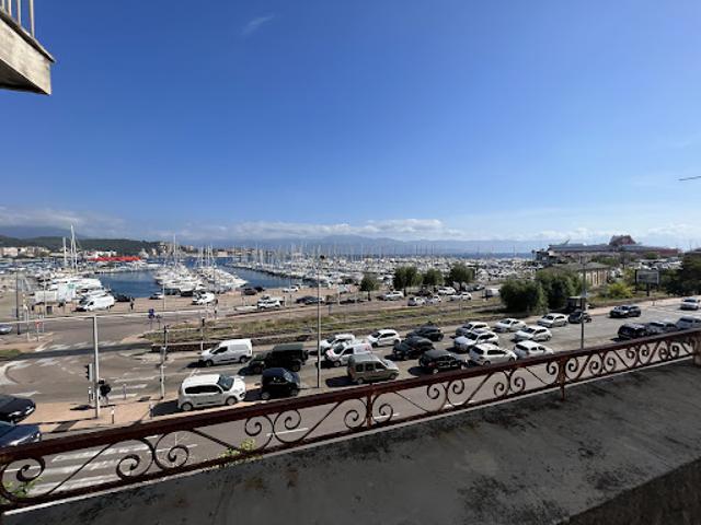 Vente Triplex 7 pièces 229 m2 Ajaccio