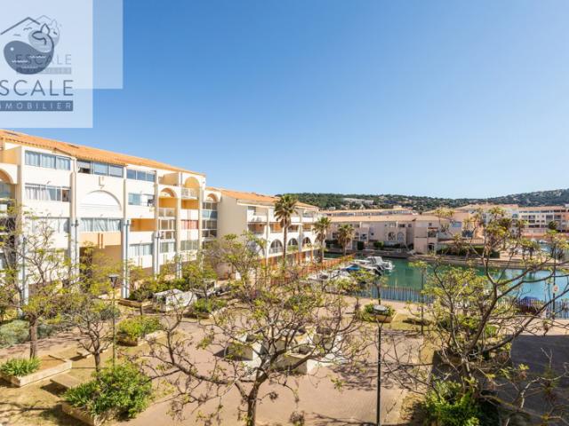 VENTE TYPE 2 CABINE REAMENAGE + PARKING AUX QUILLES A SETE