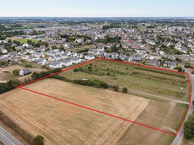 Vente un terrain de 1 hectare à souissi