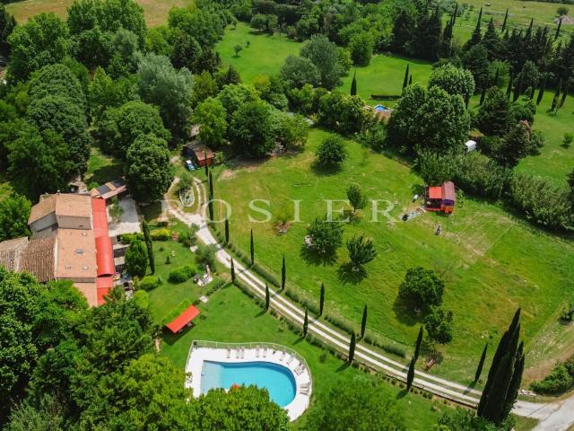 Vente Velleron Propriété avec 4 gîtes indépendants et pisc. 282m² Velleron