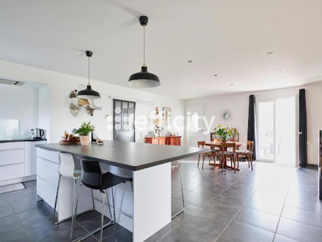 Vente Villa 4 pièces 111 m2 Semussac