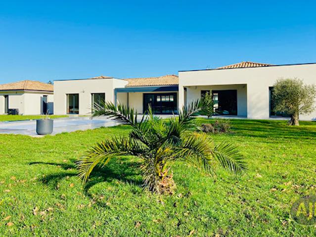 Vente Villa 4 pièces 149.89 m2 Lesparre Médoc