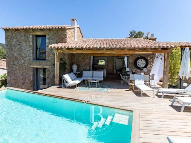 Vente Villa 5 pièces 96 m2 Sainte lucie de porto vecchio
