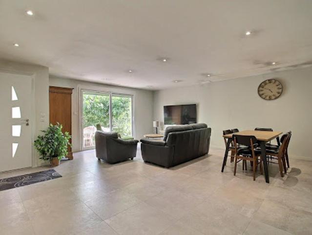 Vente Villa 5 pièces 109 m2 Rousset
