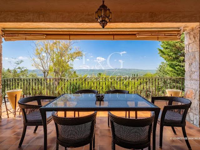 Vente Villa 5 pièces 111 m2 Montauroux
