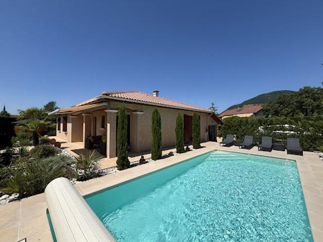 Vente Villa 5 pièces 113.79 m2 Saint Etienne de Crossey