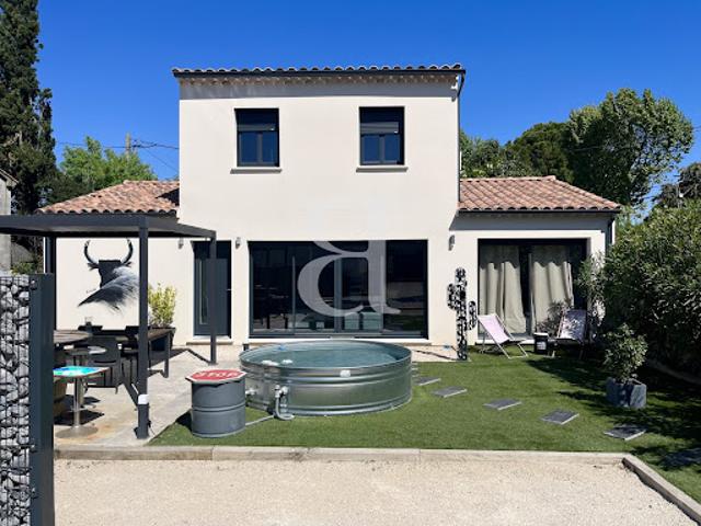 Vente Villa 5 pièces 118 m2 Saint Etienne du Grès