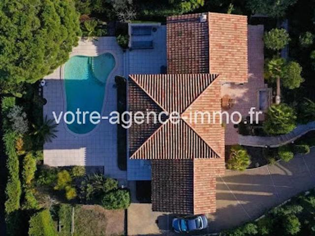 Vente Villa 5 pièces 121.18 m2 Saint raphael