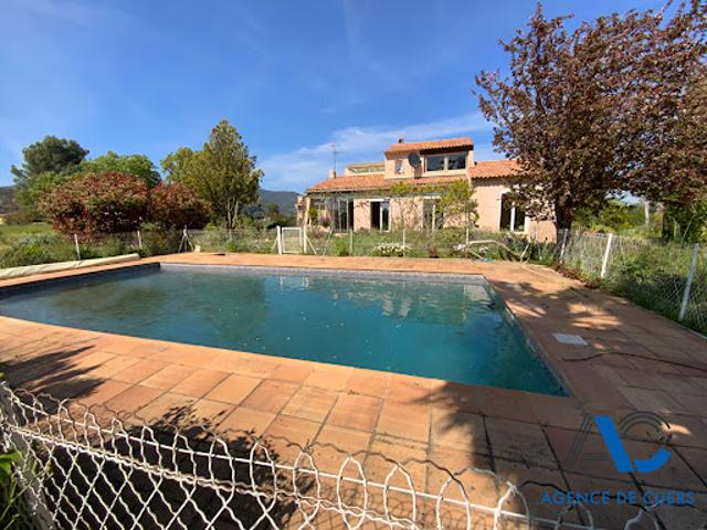 Vente Villa 5 pièces 128 m2 Cuers