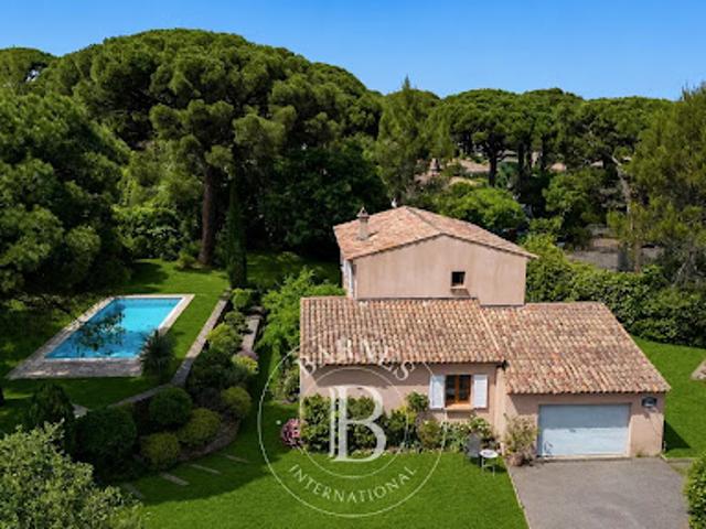 Vente Villa 5 pièces 150 m2 Gassin