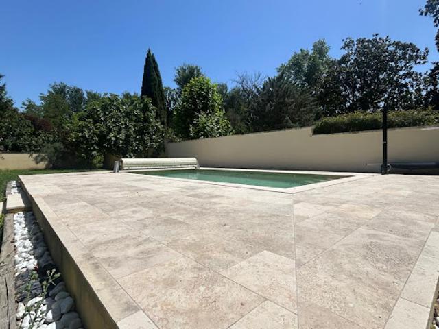Vente Villa 5 pièces 150 m2 Nimes