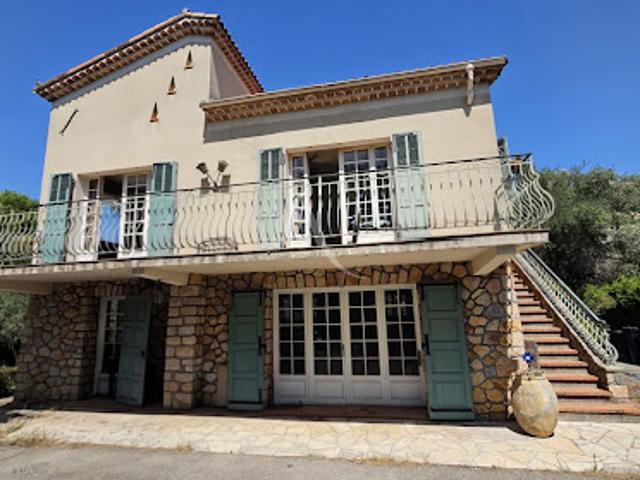 Vente Villa 5 pièces 150 m2 Pégomas