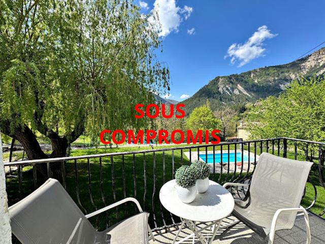 Vente Villa 5 pièces 152 m2 Castellane