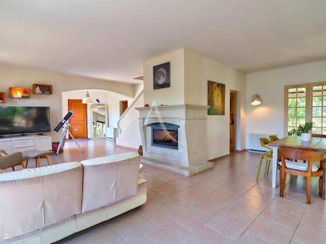 Vente Villa 5 pièces 155.6 m2 Pierrevert