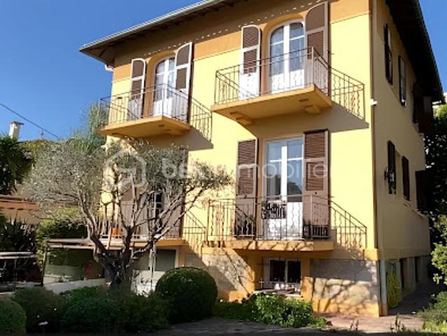 Vente Villa 5 pièces 166 m2 Juan les pins