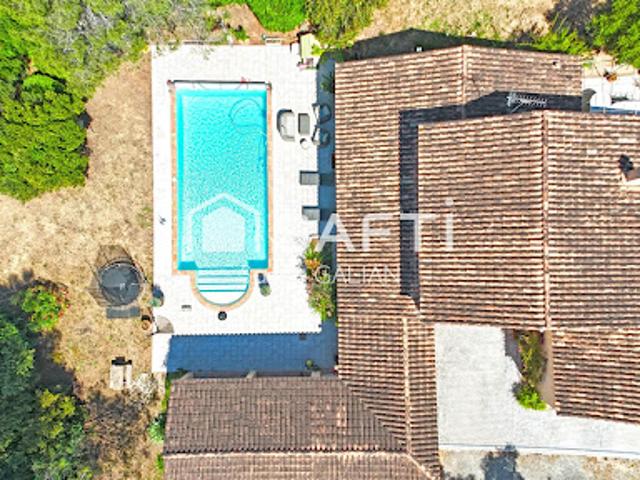 Vente Villa 5 pièces 168 m2 Roquebrune sur Argens