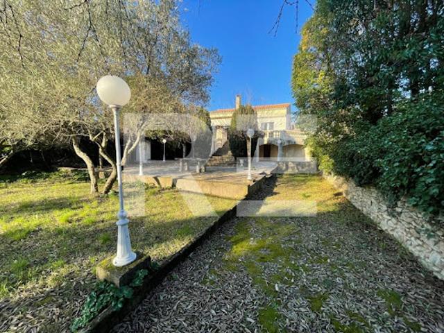 Vente Villa 5 pièces 190 m2 Nimes