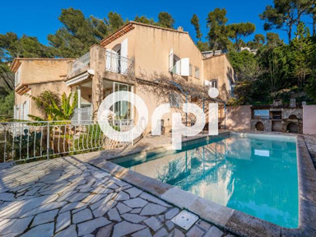 Vente Villa 5 pièces 196 m2 Carqueiranne