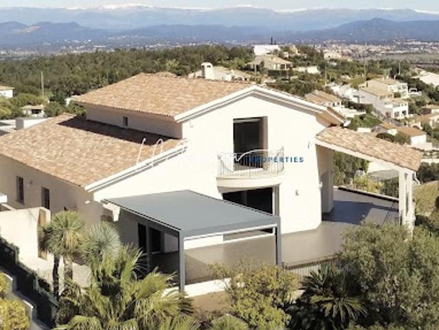 Vente Villa 5 pièces 200 m2 Saint aygulf