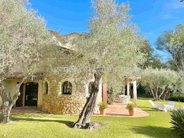 Vente Villa 5 pièces 205 m2 Spéracèdes