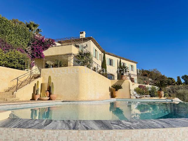 Vente Villa 5 pièces 220.58 m2 Spéracèdes