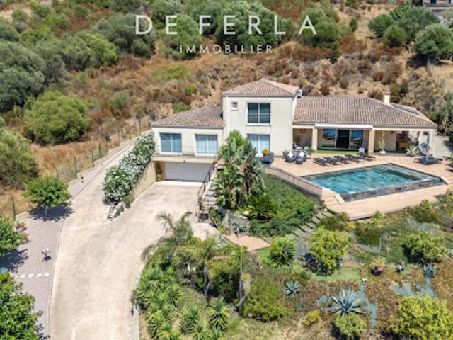 Vente Villa 5 pièces 220 m2 Afa