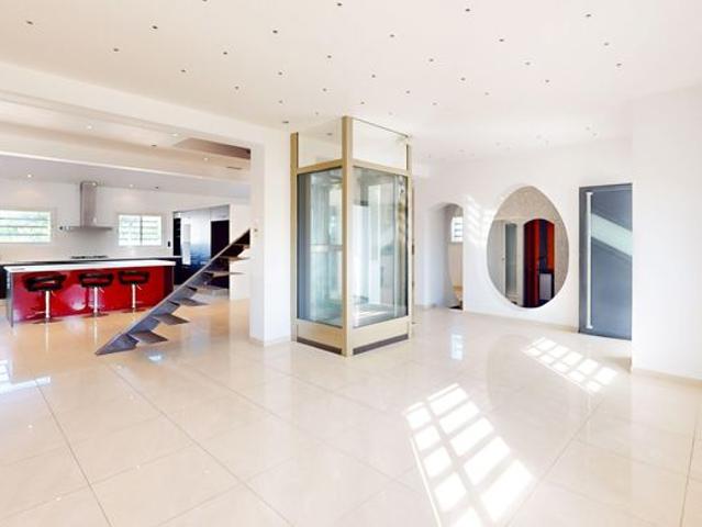 Vente | Villa | 5p | 4ch | 205 m² | Saint Laurent de la Salanque | Expo Est/Nord/Sud | Terrasse · Balcon · Piscine