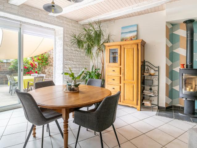 Vente Villa 6 pièces 120 m2 Saint Père Marc en Poulet