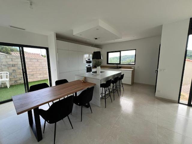 Vente Villa 6 pièces 124 m2 Clermont l'herault