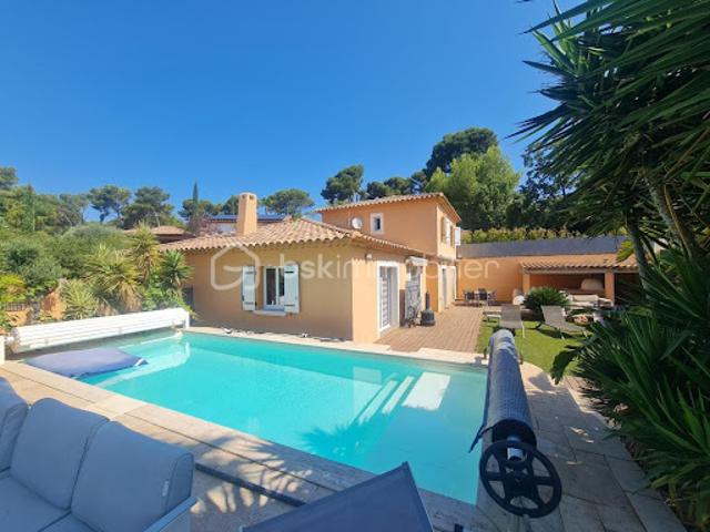 Vente Villa 6 pièces 130 m2 Carqueiranne