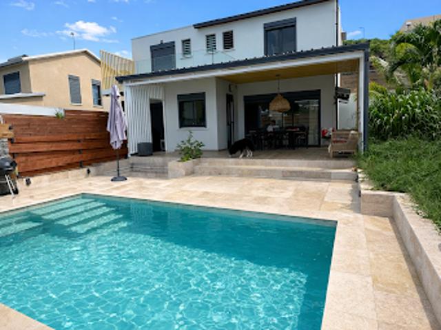 Vente Villa 6 pièces 137 m2 Saint Gilles Les Bains