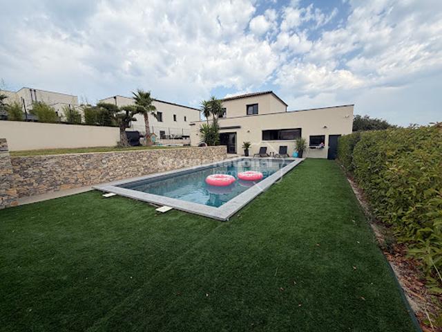 Vente Villa 6 pièces 150 m2 Nimes