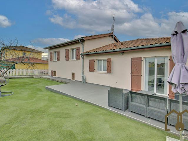 Vente Villa 6 pièces 151.8 m2 Vaulx en Velin
