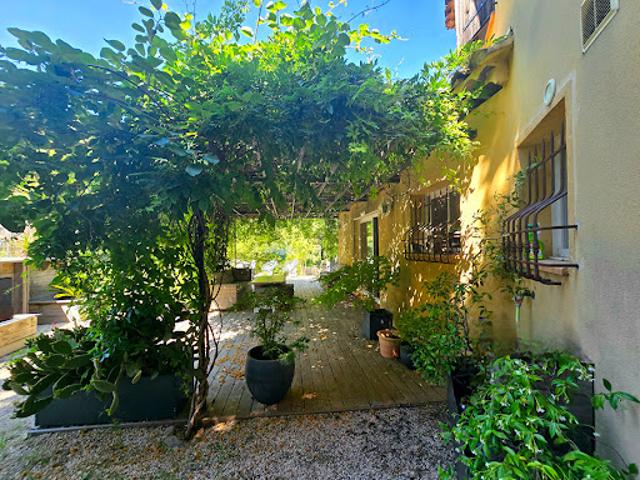 Vente Villa 6 pièces 160 m2 Belcodène