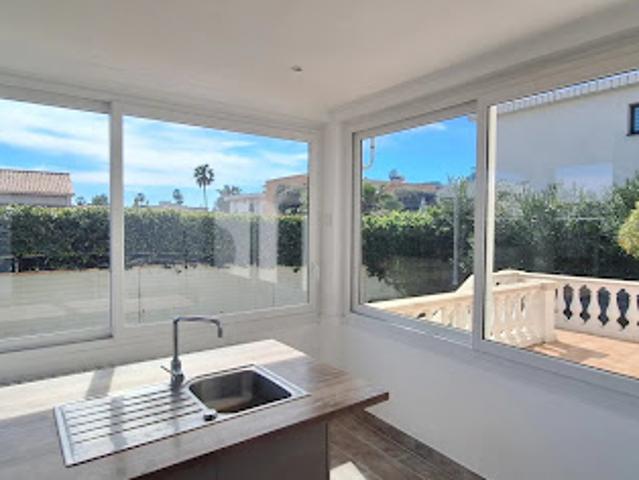 Vente Villa 6 pièces 166.51 m2 Villeneuve Loubet