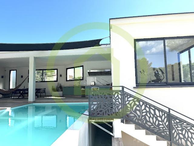 Vente Villa 6 pièces 166 m2 Nimes