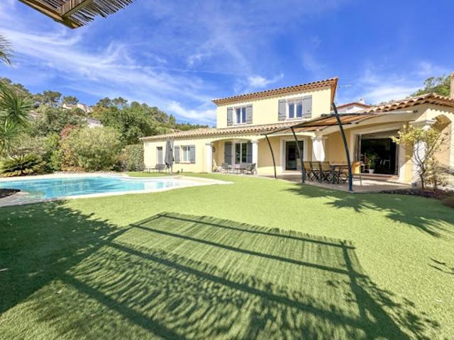 Vente Villa 6 pièces 168 m2 Pierrefeu du Var