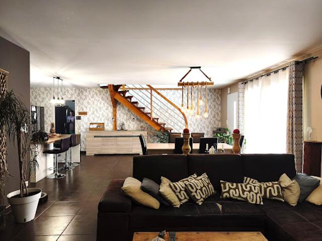 Vente Villa 6 pièces 174 m2 Uzein