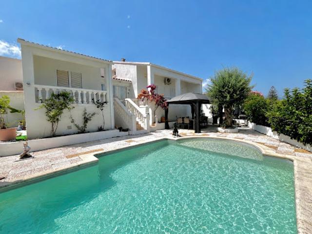 Vente Villa 6 pièces 180 m2 Biguglia