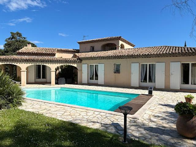 Vente Villa 6 pièces 180 m2 Nimes
